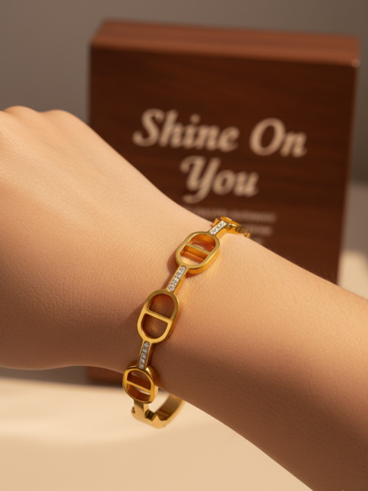 GLEAMLINE BANGLE