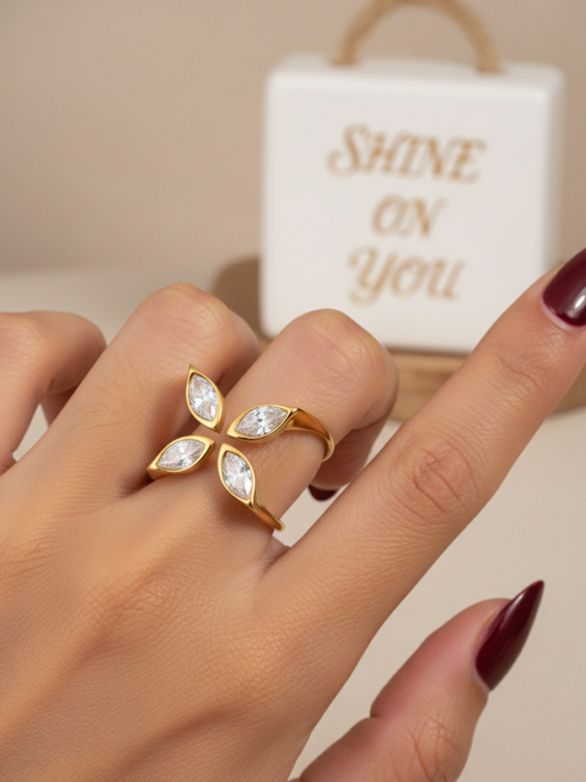 FLEUR RING