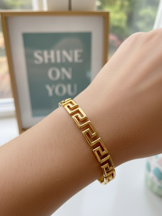MEANDRA BANGLE